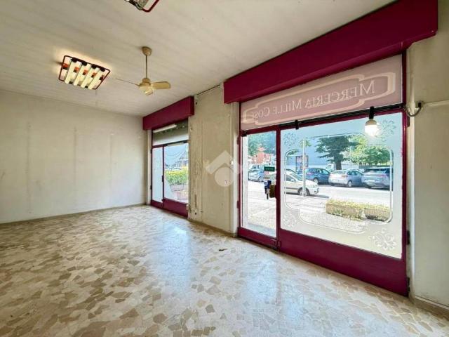 Locale Commerciale in affitto a Verona, Borgo Milano