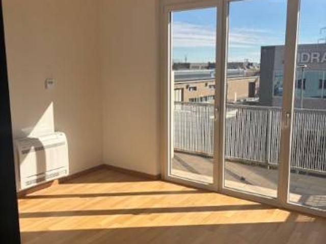 Locale Commerciale in affitto a Sud-Ovest, Brenzone