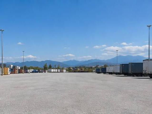 Locale Commerciale in affitto a Sud-Ovest, Brenzone