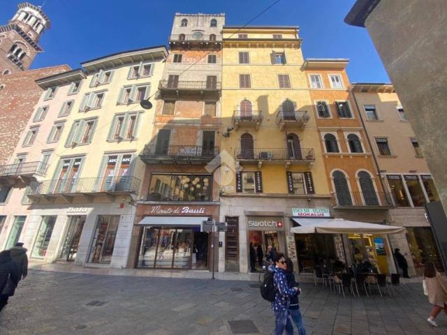 Locale Commerciale in affitto a Centro storico, Brenzone