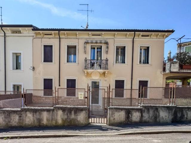 Locale Commerciale in affitto a Nord-Ovest, Brenzone