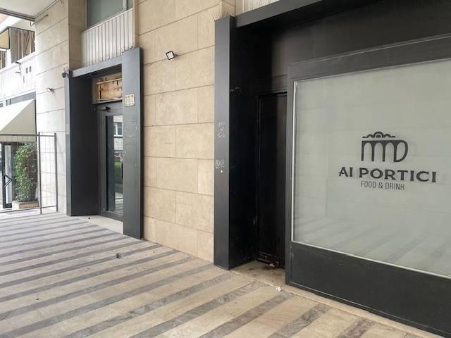Locale Commerciale in affitto a Centro storico, Brenzone