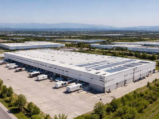 Locale Commerciale in affitto a Sud, Brenzone