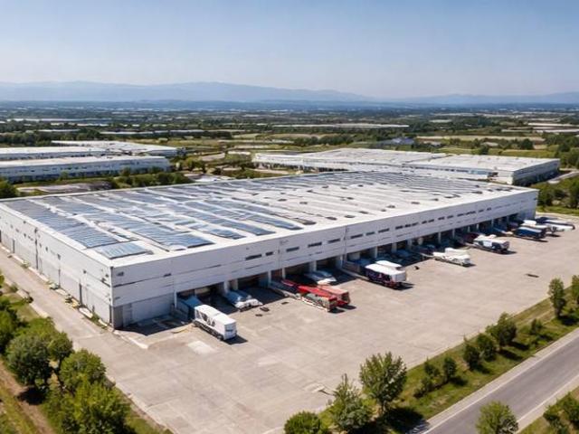 Locale Commerciale in affitto a Sud, Brenzone