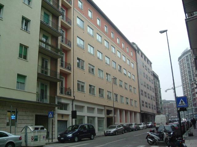 Locale Commerciale in affitto a Centro storico, Brenzone