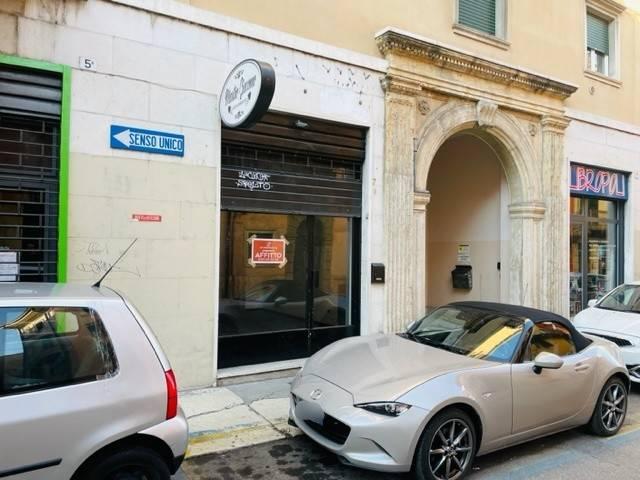 Locale Commerciale in affitto a Verona, Veronetta