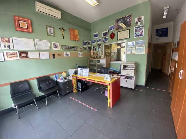 Locale Commerciale in affitto a Verona, Borgo Roma