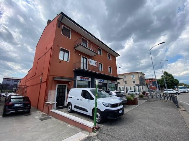 Locale Commerciale in affitto a Verona, Borgo Roma
