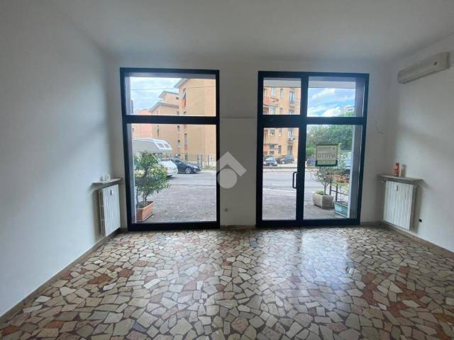 Locale Commerciale in affitto a Verona, Borgo Nuovo