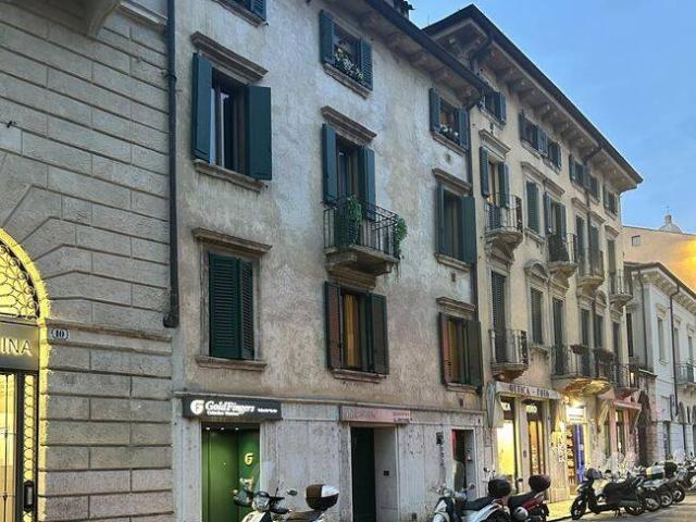Locale Commerciale in affitto a Centro storico, Brenzone