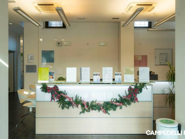 Locale Commerciale in affitto a Ovest, Brenzone