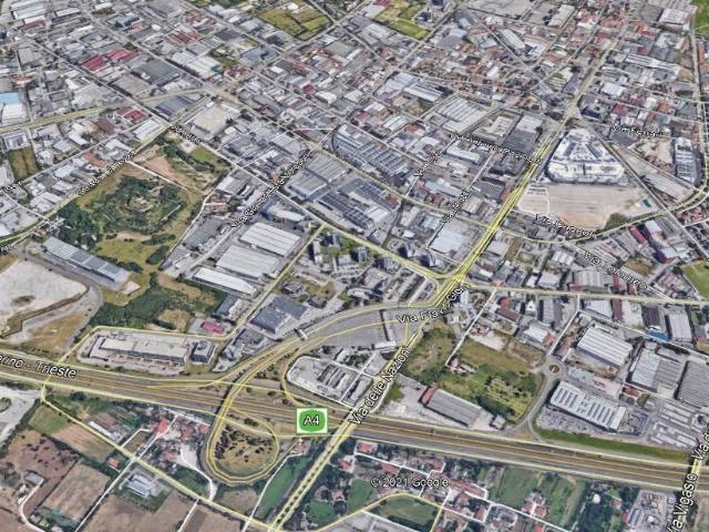 Locale Commerciale in affitto a Sud, Brenzone