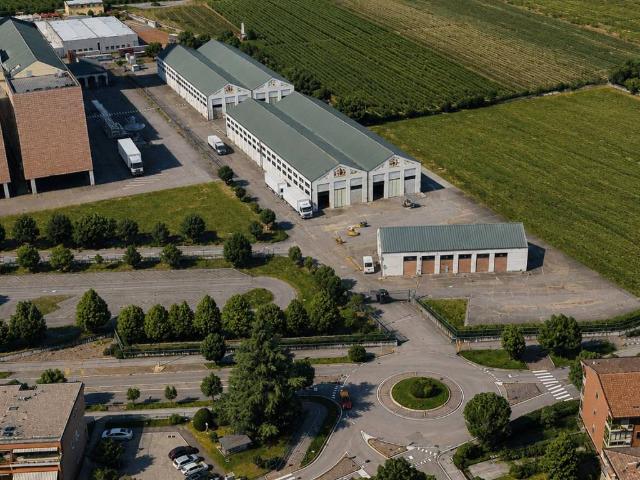 Locale Commerciale in affitto a Sud-Est, Brenzone