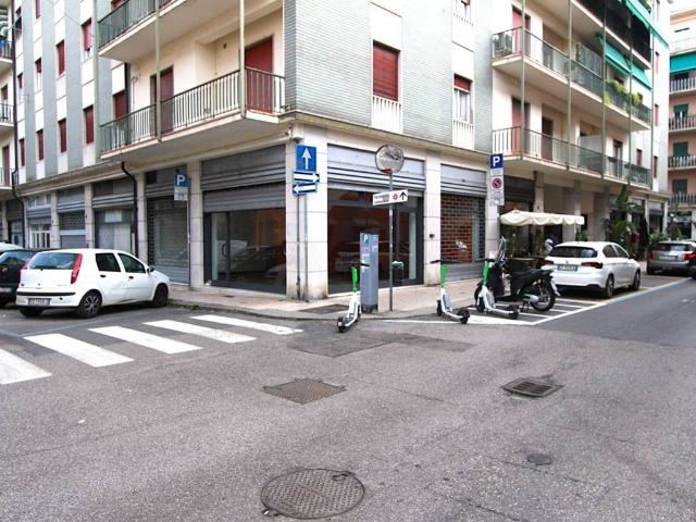 Locale Commerciale in affitto a Verona, San Zeno