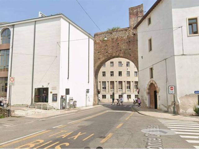 Locale Commerciale in affitto a Centro storico, Brenzone