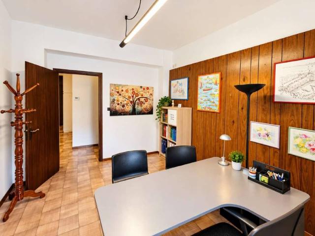 Locale Commerciale in affitto a Borgo Trento, Verona