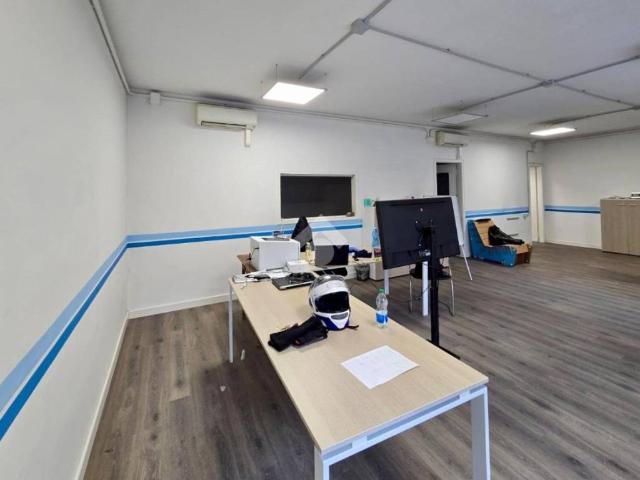 Locale Commerciale in affitto a Centro storico, Brenzone
