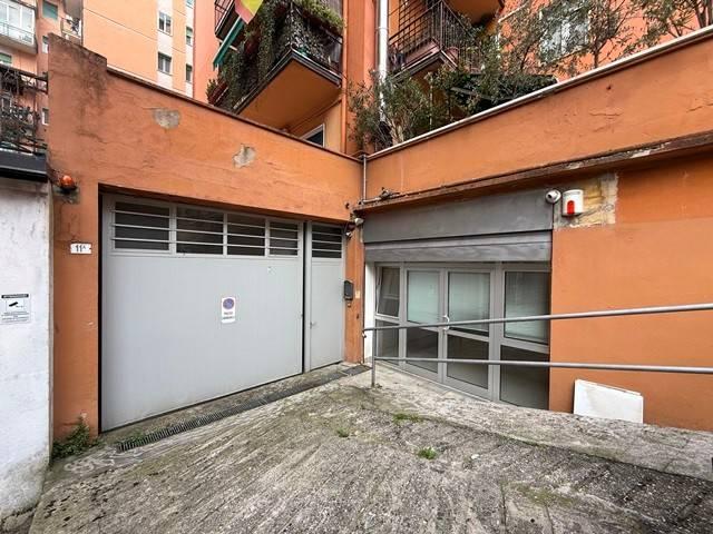 Locale Commerciale in affitto a Ovest, Brenzone