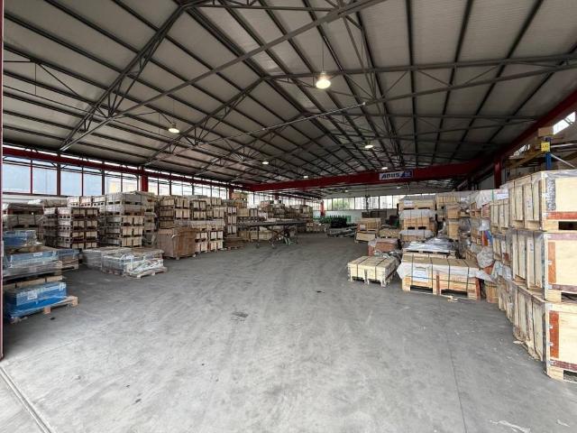 Locale Commerciale in affitto a Sud, Brenzone