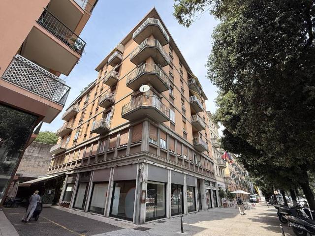 Locale Commerciale in affitto a Centro storico, Brenzone