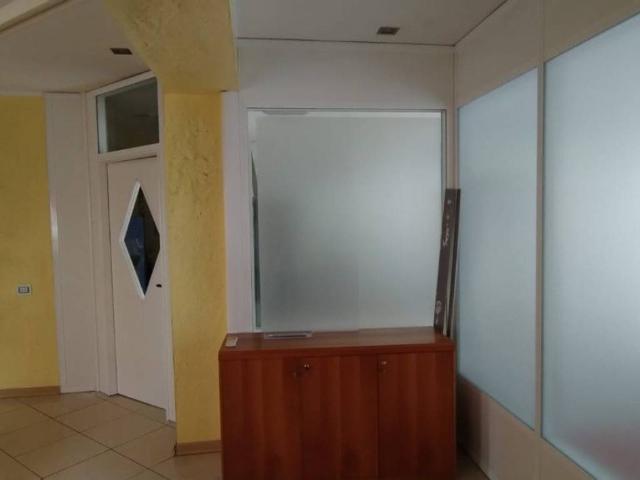 Locale Commerciale in affitto a Nord-Ovest, Brenzone
