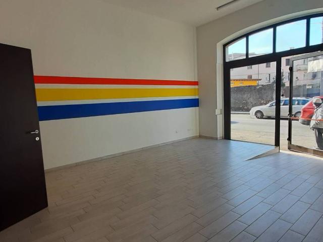 Locale Commerciale in affitto a Verona, Borgo Roma