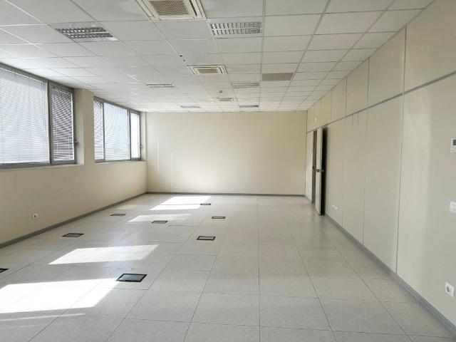 Locale Commerciale in affitto a Sud, Brenzone