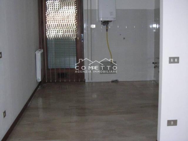 Locale Commerciale in affitto a Borgo Venezia, Verona