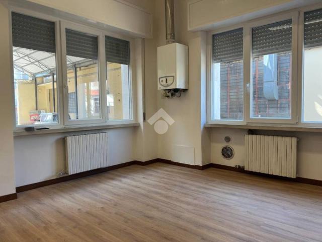 Locale Commerciale in affitto a Sud, Brenzone