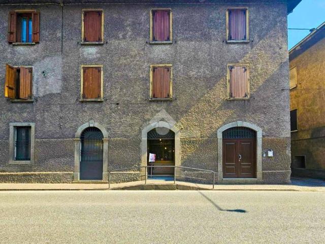 Locale Commerciale in affitto a Comunità montana della Valle Sabbia, Vestone
