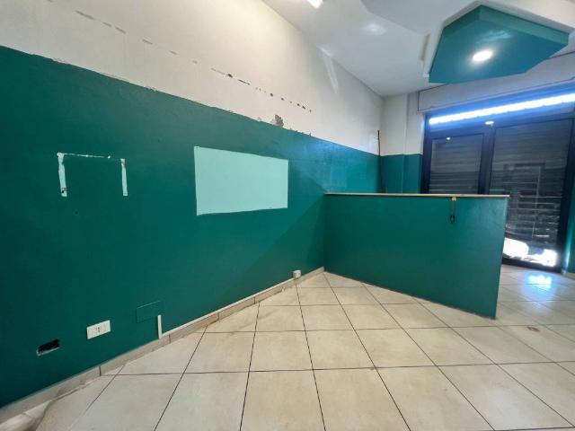 Locale Commerciale in affitto a Piemonte, Cuneo