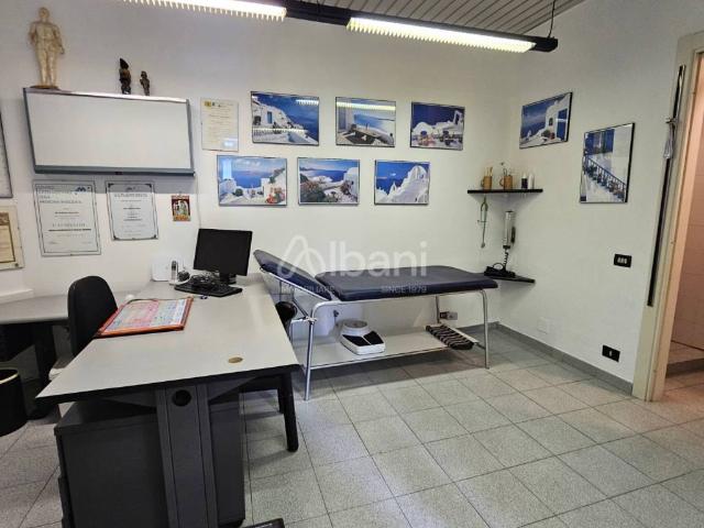 Locale Commerciale in affitto a Prati di Vezzano, Vezzano Ligure