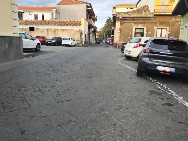 Locale Commerciale in affitto a Viagrande, Sicilia