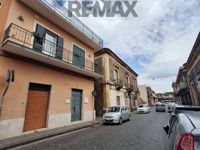 Locale Commerciale in affitto a Viagrande, Sicilia