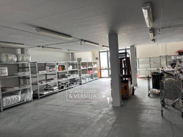 Locale Commerciale in affitto a Viareggio, Toscana