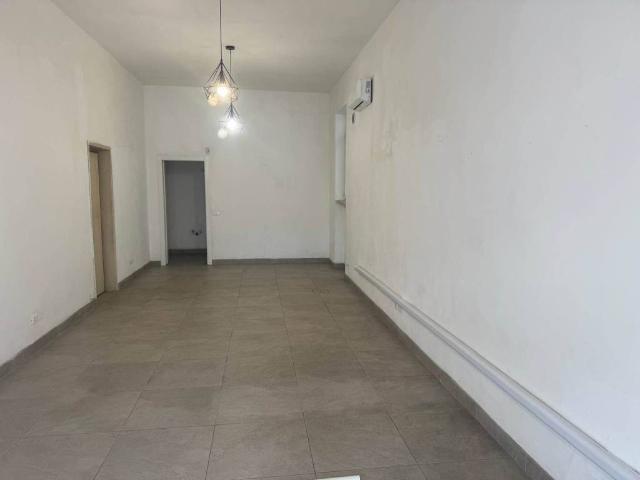 Locale Commerciale in affitto a Viareggio, Lucca