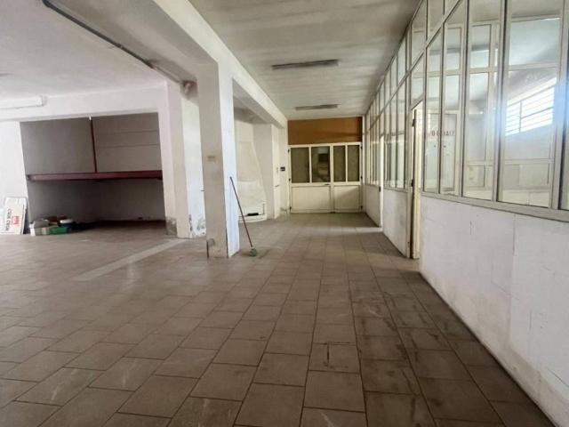 Locale Commerciale in affitto a Calabria, Vibo Valentia