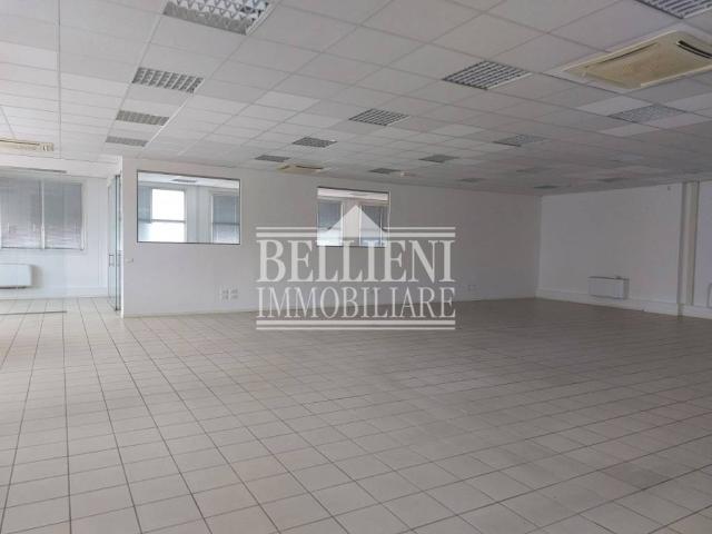 Locale Commerciale in affitto a Vicenza, Veneto