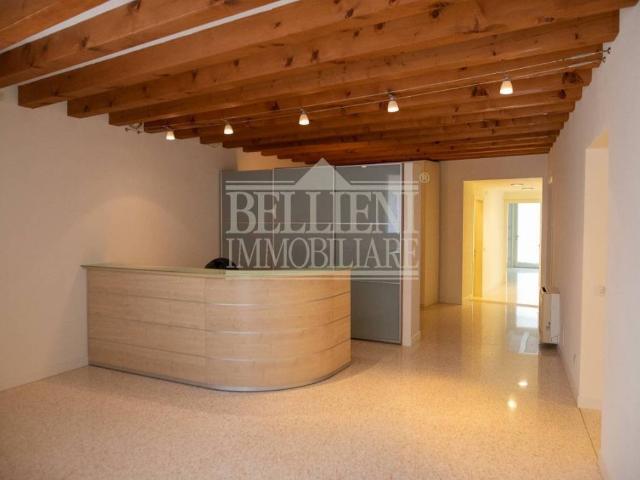 Locale Commerciale in affitto a Borgo Berga, Vicenza