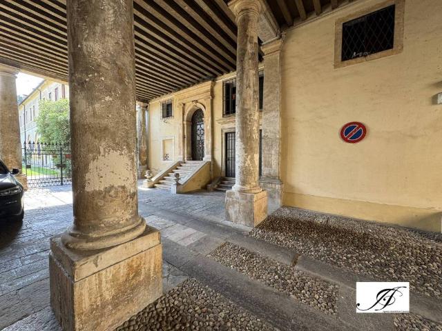 Locale Commerciale in affitto a San Biagio, Vicenza