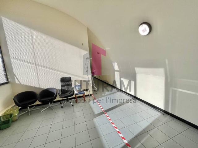 Locale Commerciale in affitto a Vicenza, Veneto