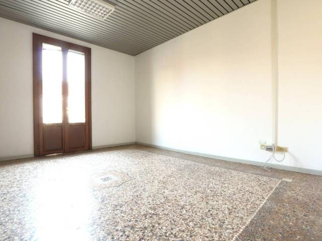 Locale Commerciale in affitto a Vicenza, Veneto