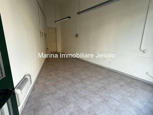 Locale Commerciale in affitto a Santa Bertilla, Vicenza