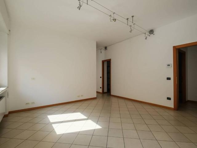 Locale Commerciale in affitto a Vicenza, Veneto