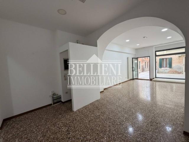 Locale Commerciale in affitto a San Biagio, Vicenza