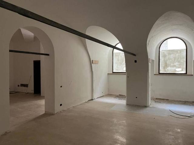 Locale Commerciale in affitto a Vicenza, Veneto