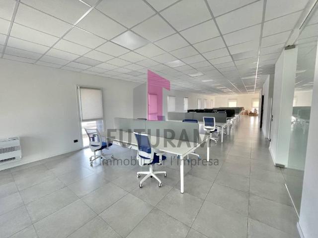 Locale Commerciale in affitto a San Lazzaro, Vicenza