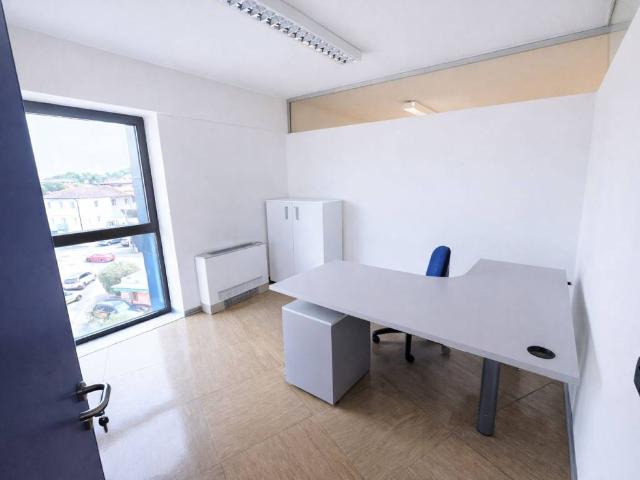 Locale Commerciale in affitto a Vicenza, Veneto