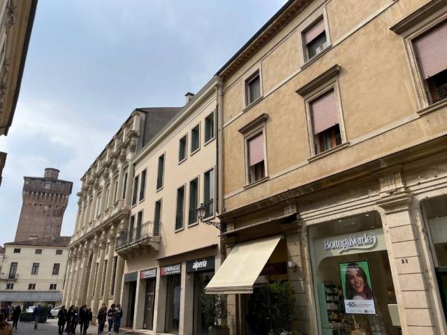 Locale Commerciale in affitto a San Biagio, Vicenza