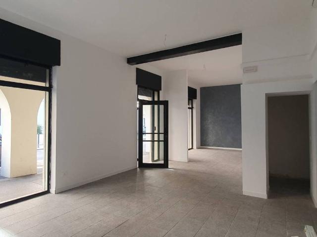 Locale Commerciale in affitto a San Biagio, Vicenza